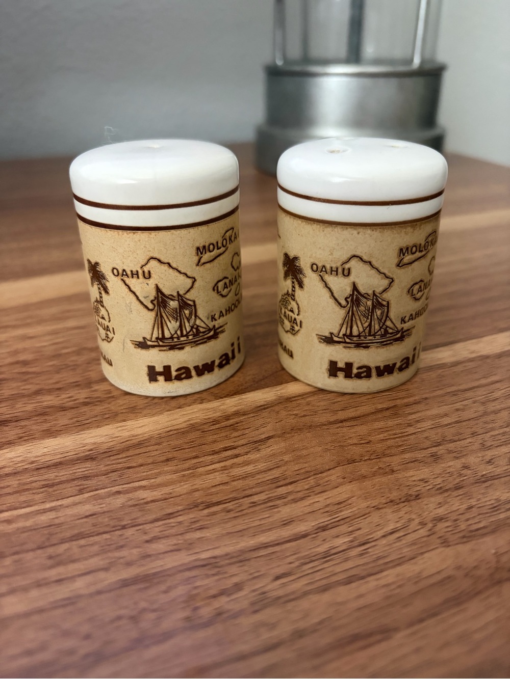 Hawaii Ceramic Salt & Pepper Shaker Set